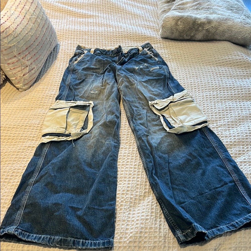 Blue Cargo Jeans with Cream Pockets